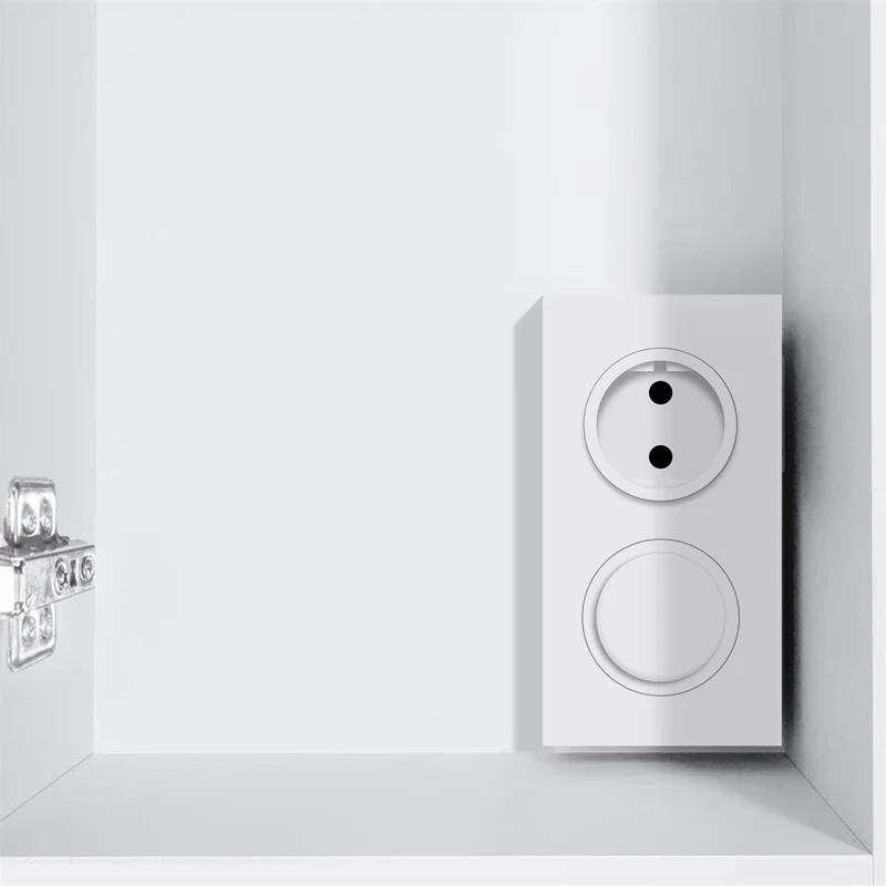 ML-Design | Spiegelschrank Bad 3-Türig mit LED Beleuchtung, Steckdose, Lichtschalter und 6 höhenverstellbaren Glaseinlegeböden