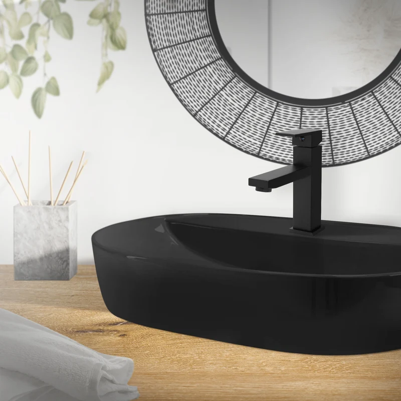 Waschtischarmatur fürs Badezimmer 160x45x170 mm Schwarz matt aus Messing von LuxeBath