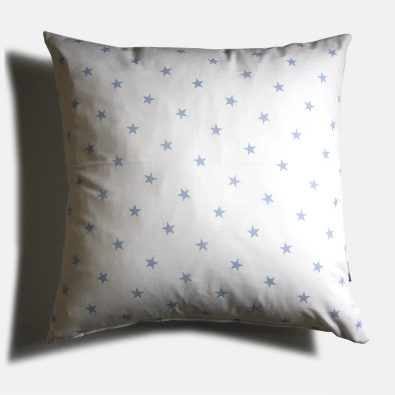 Cuscino Fondo Bianco Stelle Azzurre