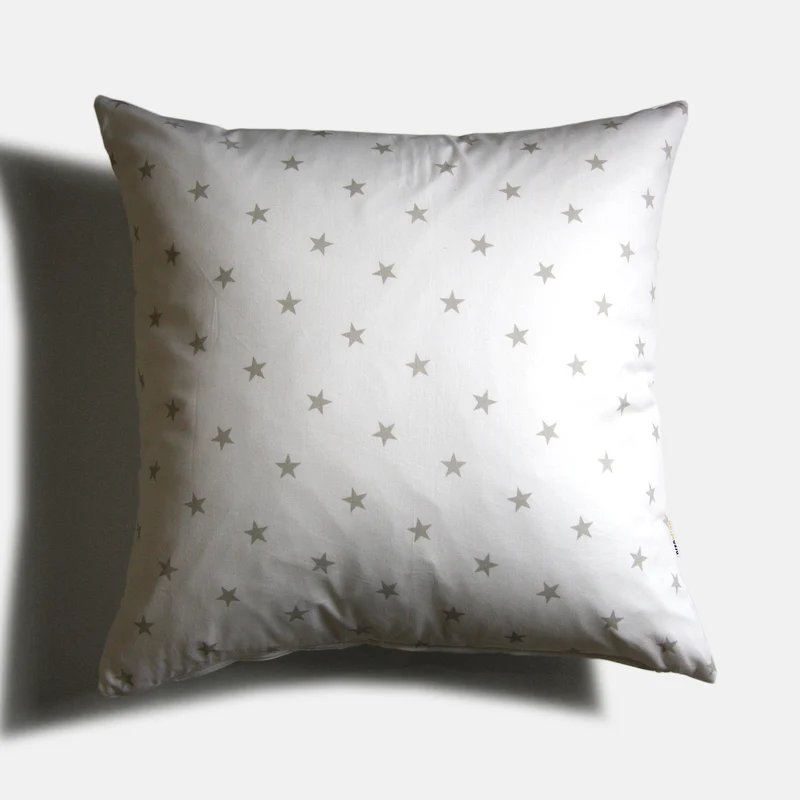 Cuscino Fondo Bianco Stelle Beige