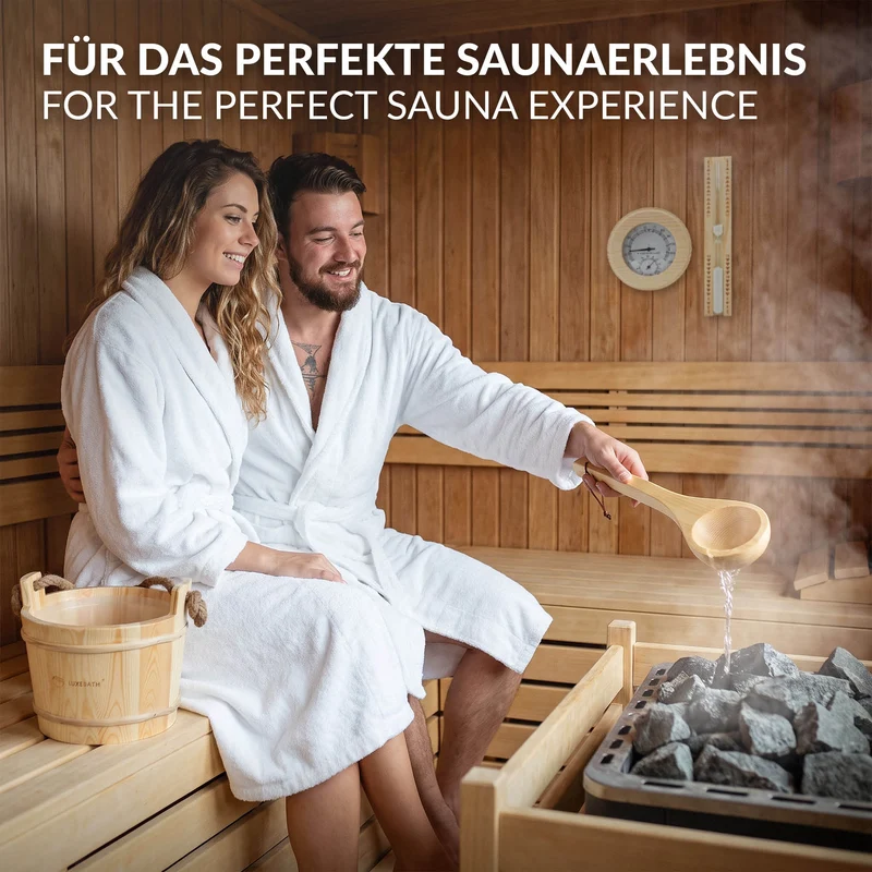 LuxeBath | Saunazubehör-Set 4-teilig aus massivem Kiefernholz, 4L Saunaeimer mit Hanftrageseil, Saunekelle, Thermometer-Hygrometer & 15min. Sanduhr