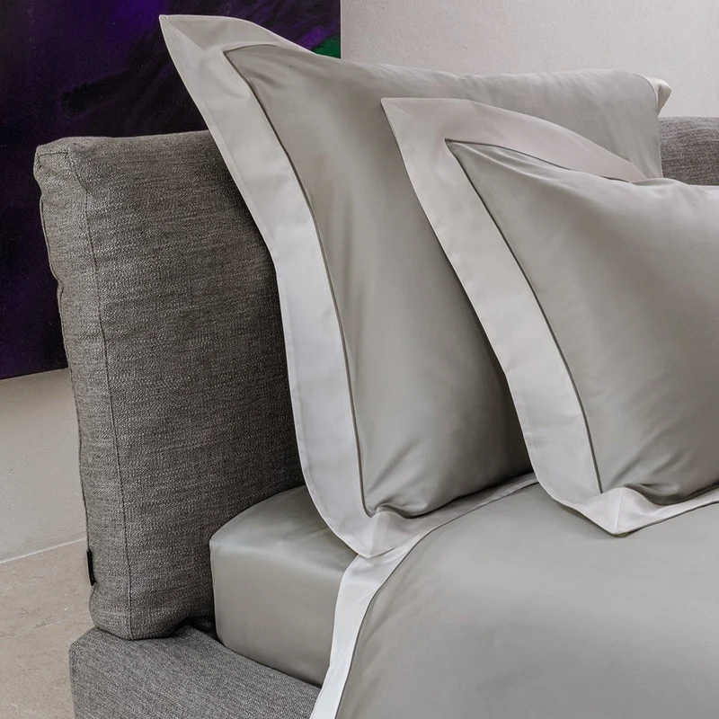 Completo Lenzuola in Raso Di Cotone con Bordo Applicato - Quadrilatero
