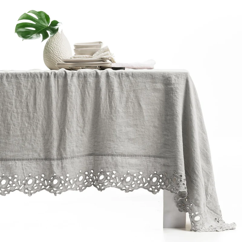 Tovaglia in puro Lino Stonewashed con balza ricamata - Cerchi