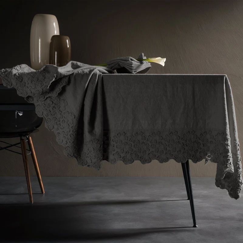 Tovaglia in puro Lino Stonewashed con balza Ricamata - Primula